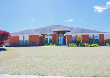 Exterior, Red Brick home, New Listing for sale, harvest alabama, Realtor John Wesley Brooks, Large front yard, beautiful landscaping