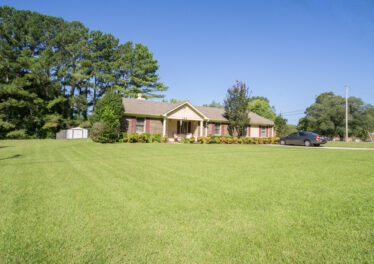 Move In Ready. Huntsville Alabama, Corner lot,