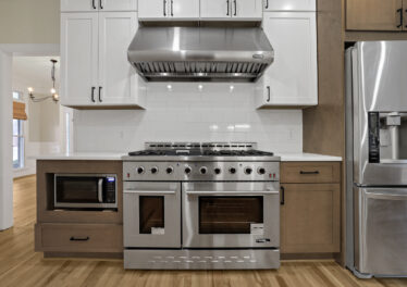 Industrial Kitchen, Stainless Steel Appliances, Upgraded Two tone Cabinets, Realtor John Wesley Brooks, Huntsville Alabama