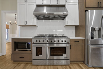 Industrial Kitchen, Stainless Steel Appliances, Upgraded Two tone Cabinets, Realtor John Wesley Brooks, Huntsville Alabama