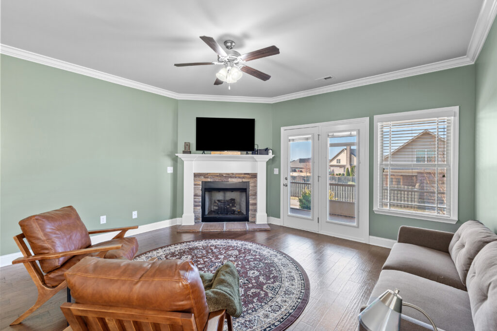 Family Room, fireplace, tall smooth ceilings, full brick for sale in Lake Forest, Huntsville Alabama, Realtor John Wesley Brooks