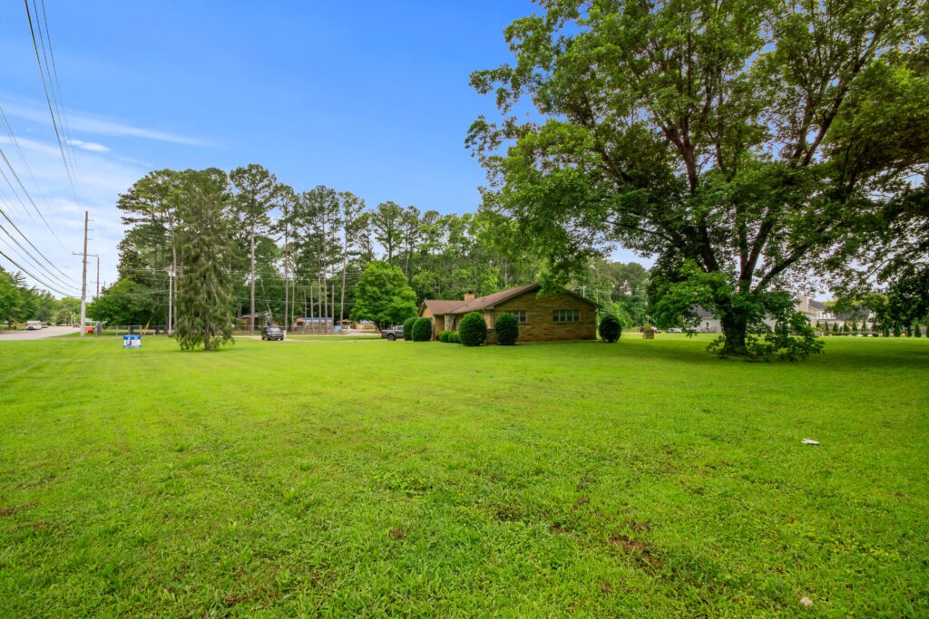 Winchester Road. Home for Sale, Commercial and Residential Property For Sale, large Lot, No Zoning