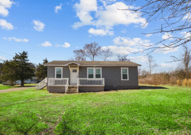 Huntsville Alabama First Time Home Buyer home, Affordable ranch home, one story home, large yard, acres, renovated home listed by John Wesley Brooks