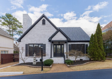 Renovated luxury home in Blossomwood, Huntsville Alabama
