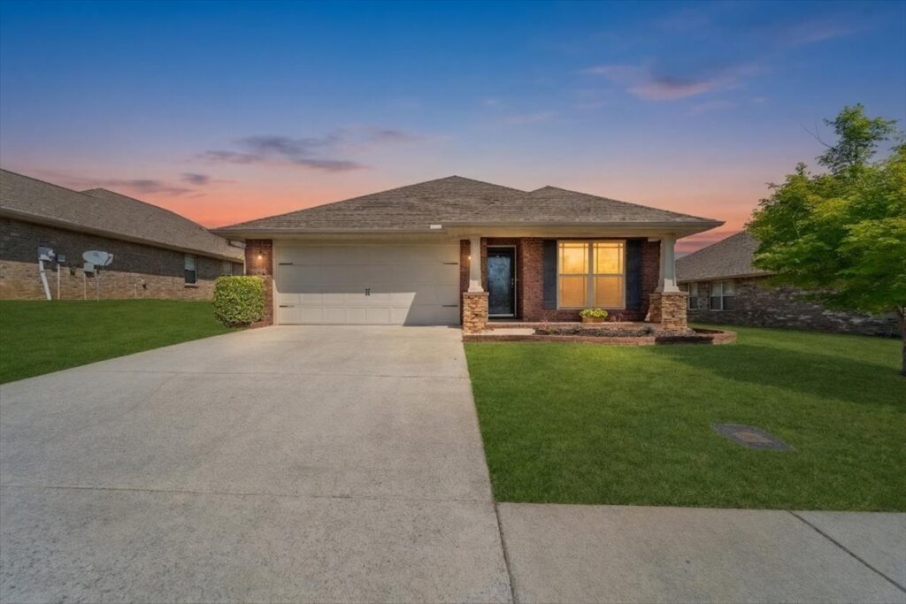 Move in ready full brick home in South Huntsville in Alabama, all new features, fenced yard, Listed by top Realtor John Wesley Brooks